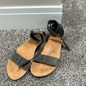 Reef Black and Tan Sandals for Women